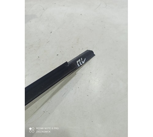 Уплотнитель стекла (передний левый наружный)