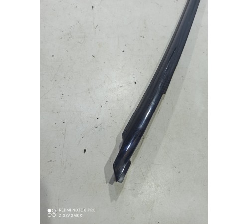 Уплотнитель стекла (передний левый наружный)