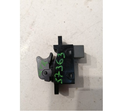 Кнопка стеклоподъемника задняя левая