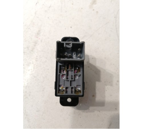 Кнопка стеклоподъемника задняя левая