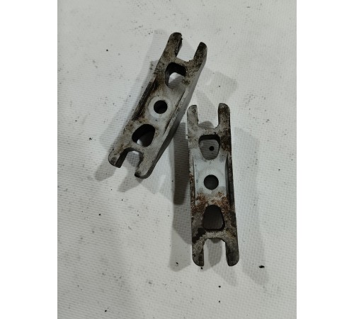 Скобы форсунок 2шт