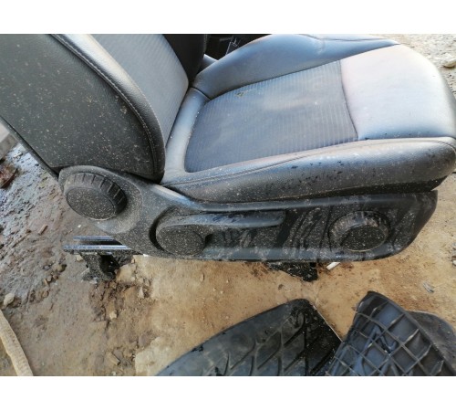 Сиденье переднее правое