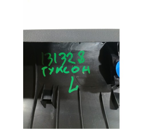 Обшивка крышки багажника левая