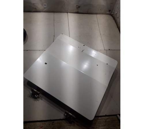 Дверь глухая вещевого ящика кабины левая