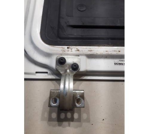 Дверь глухая вещевого ящика кабины левая