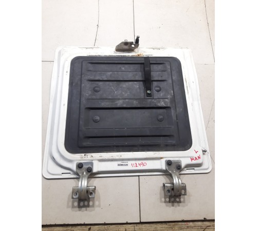 Дверь глухая вещевого ящика кабины левая