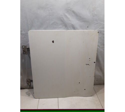 Дверь глухая вещевого ящика кабины левая