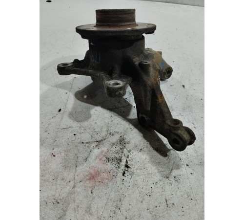 Поворотный кулак (передний, правый)