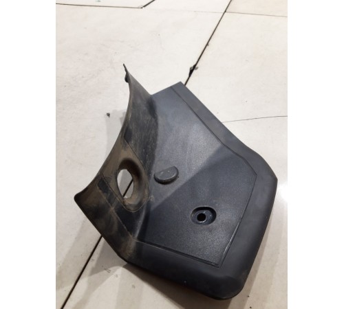 Накладка фонаря левая