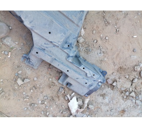 Защита антигравийная задняя левая