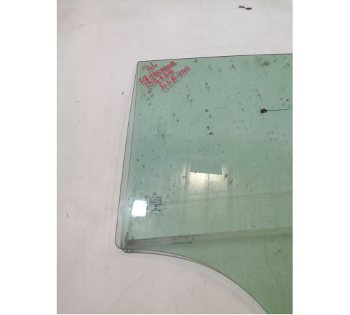 Стекло двери заднее левое