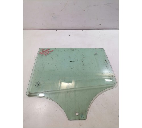 Стекло двери заднее левое