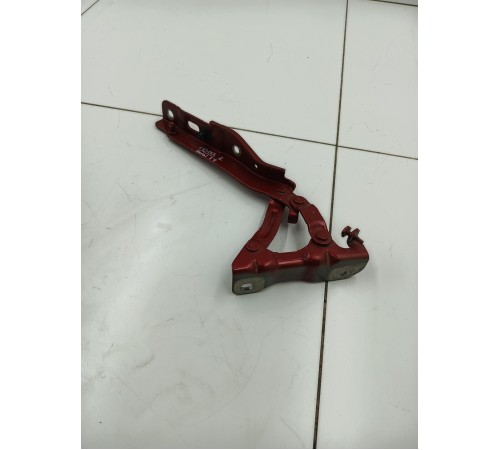 Петля капота правая