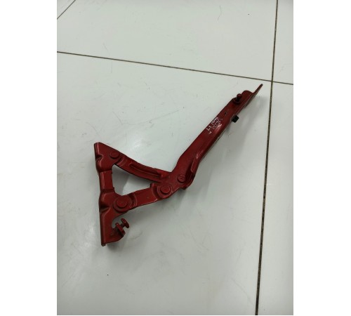 Петля капота правая