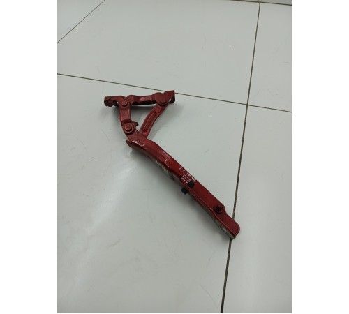 Петля капота правая