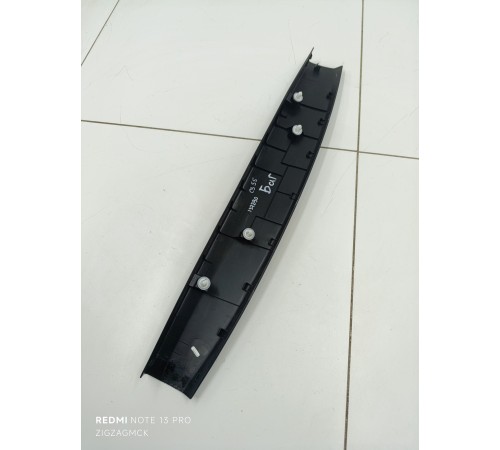 Накладка двери крышки багажника