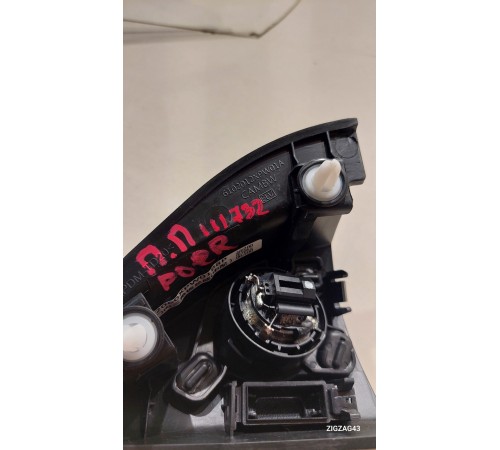 Угол двери внутренний (передний правый) с динамиком