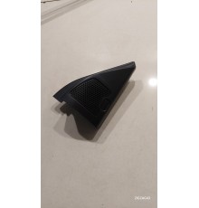 Угол двери внутренний (передний правый) с динамиком