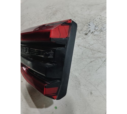 Фонарь крышки багажника правый