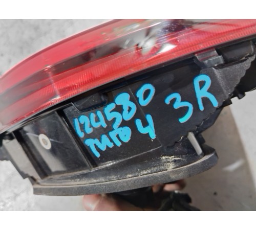 Фонарь крышки багажника правый