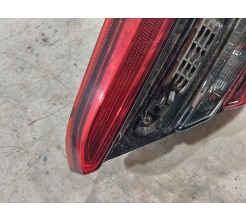 Фонарь крышки багажника правый