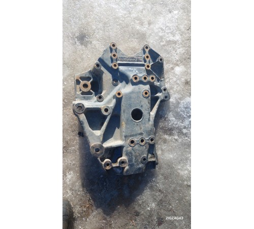 Кронштейн(крепление) передней рессоры правый