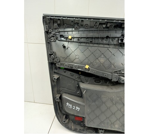 Обшивка двери передняя правая