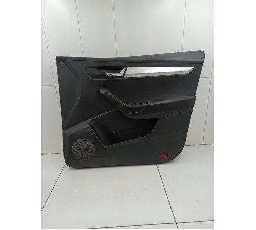 Обшивка двери передняя правая