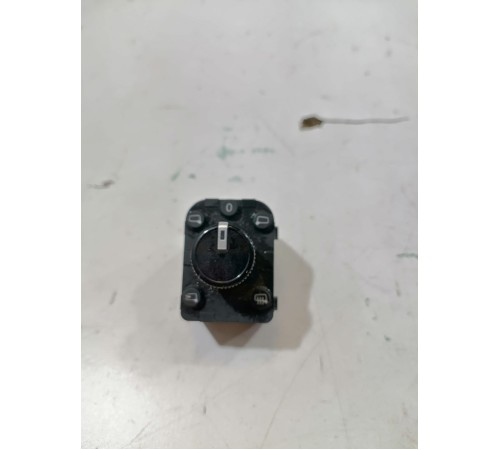 Кнопка регулировки зеркал