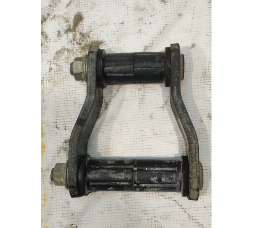 Серьга задней рессоры