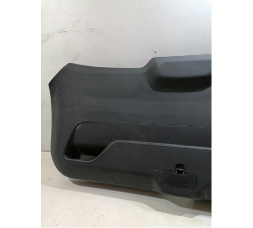 Обшивка крышки багажника