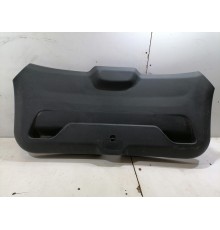 Обшивка крышки багажника