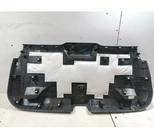 Обшивка крышки багажника