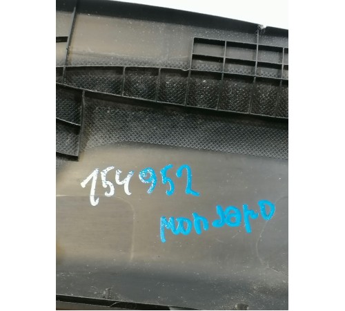 Обшивка крышки багажника