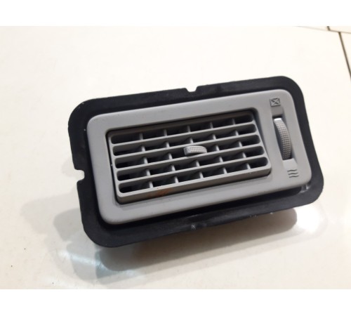 Воздушный дефлектор (средний левый)