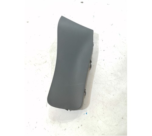 Заглушка задней левой обшивки стойки