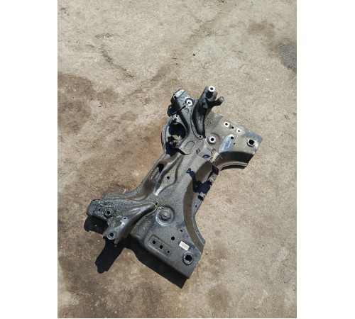 Подрамник (балка) передняя