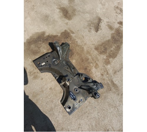 Подрамник (балка) передняя