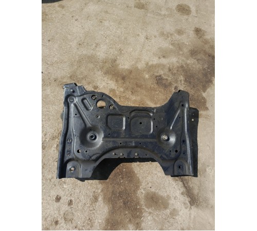 Подрамник (балка) передняя