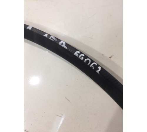 Уплотнитель двери (передний, левый)