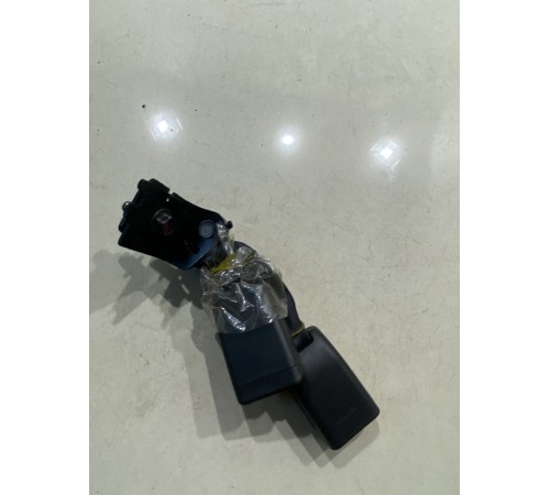 Ответная часть ремня безопасности задняя