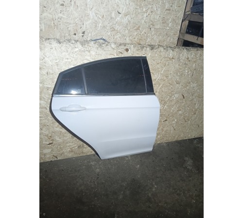 Дверь задняя правая