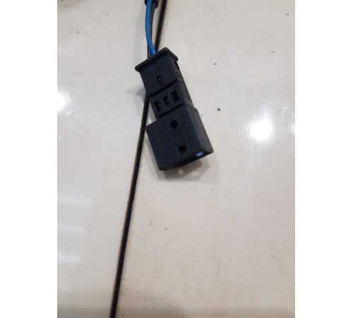 Замок крышки багажника