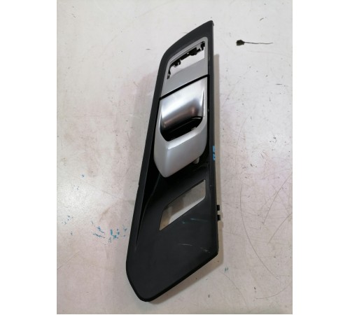 Ручка двери внутренняя передняя правая