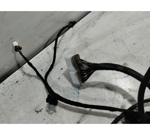 Электропроводка двери крышки багажника