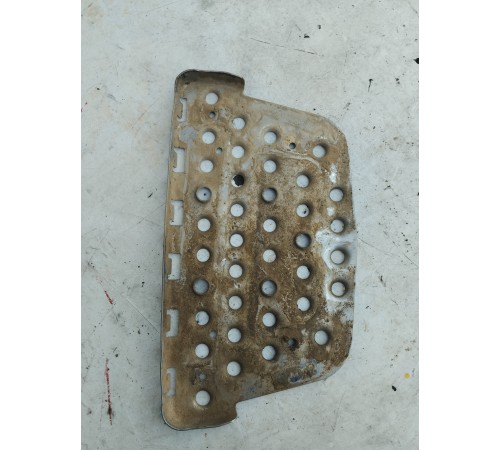 Накладка ступеньки подножки правая нижняя