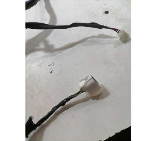 Электропроводка двери передняя левая