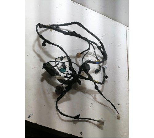 Электропроводка двери передняя левая