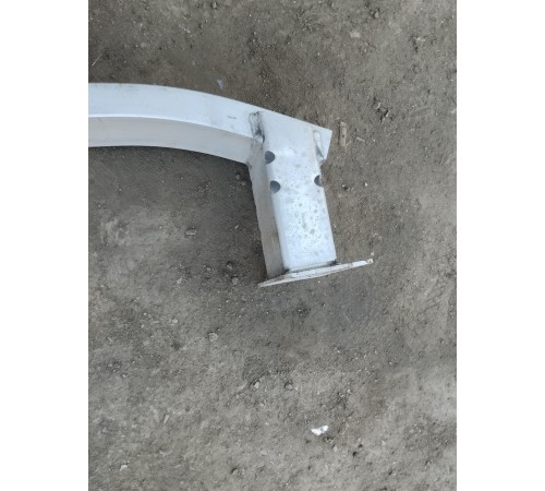 Усилитель переднего бампера