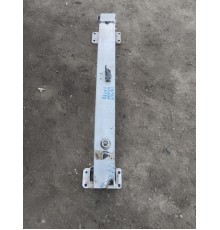 Усилитель переднего бампера